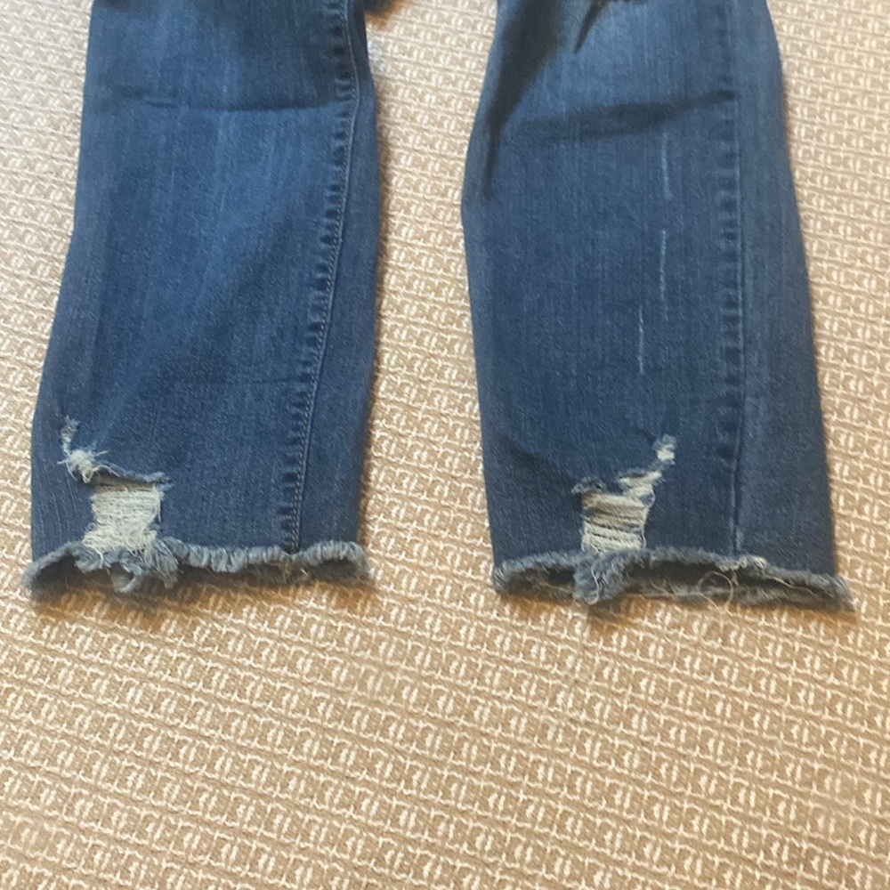 Women’s size 8 d. jeans - Picture 3 of 6